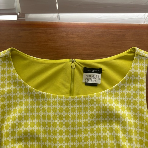 Ann Taylor Citron Green/White  Sleeveless Sheath Dress, Size Small - Picture 7 of 11
